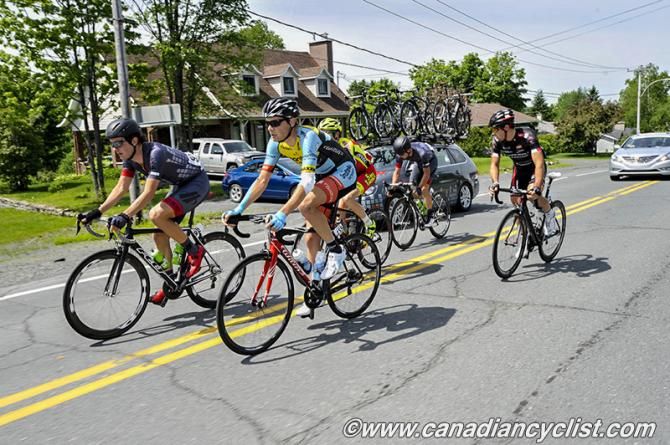 The initial 5 man break