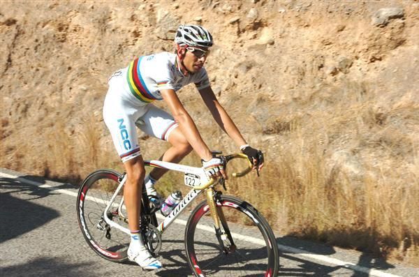 Alessandro Ballan (Lampre-NGC) makes his way up the Alto de la Cresta del Gallo.