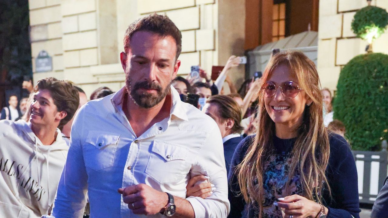 Jennifer Lopez and Ben Affleck are photographed in Paris