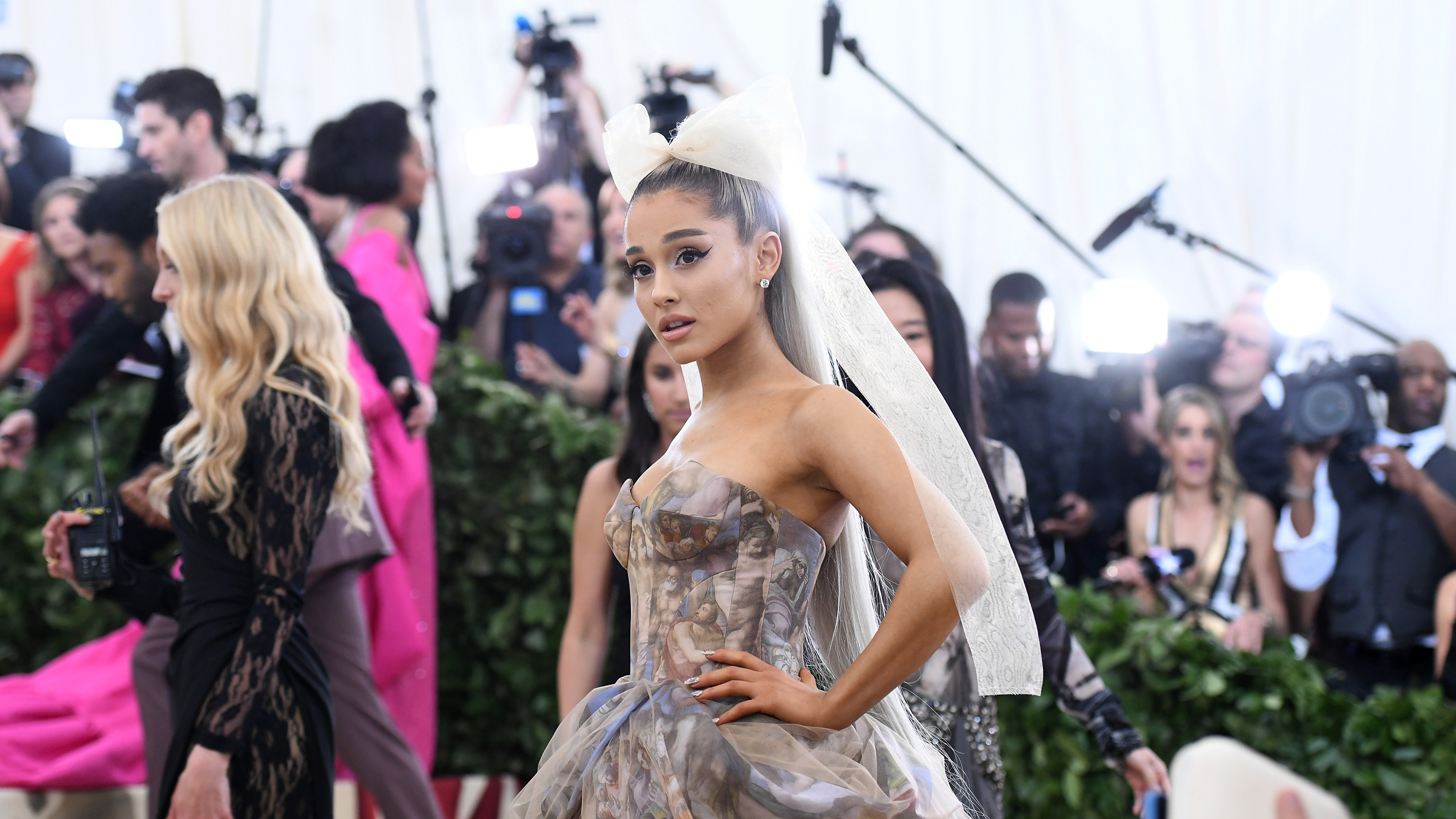 Here's why Ariana Grande is suing Forever 21 for 10 million dollars