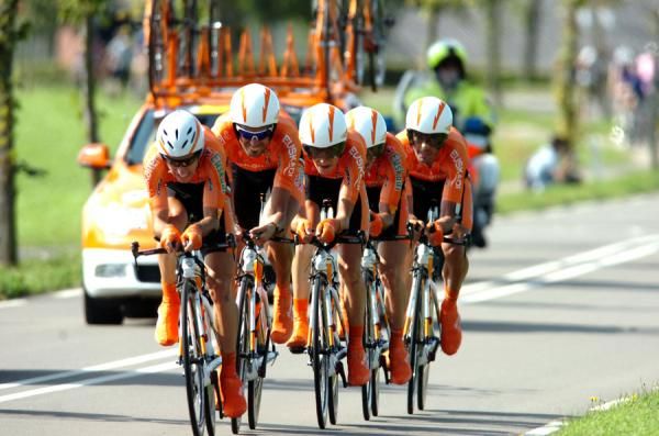 Flying carrots! Euskaltel-Euskadi in the men's team time trial at th UCI Road World Championships