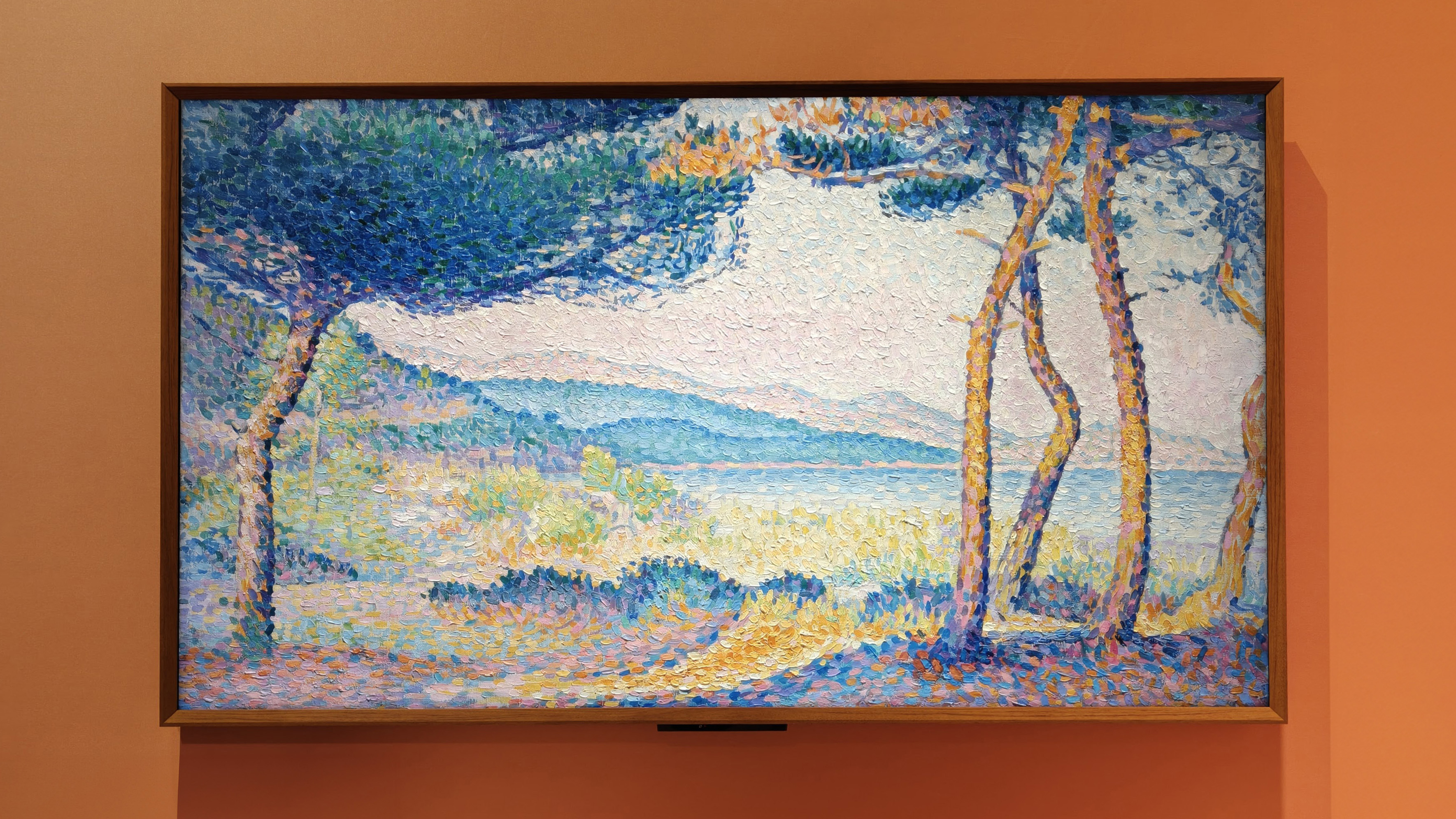 Amazon Ember Artline TV