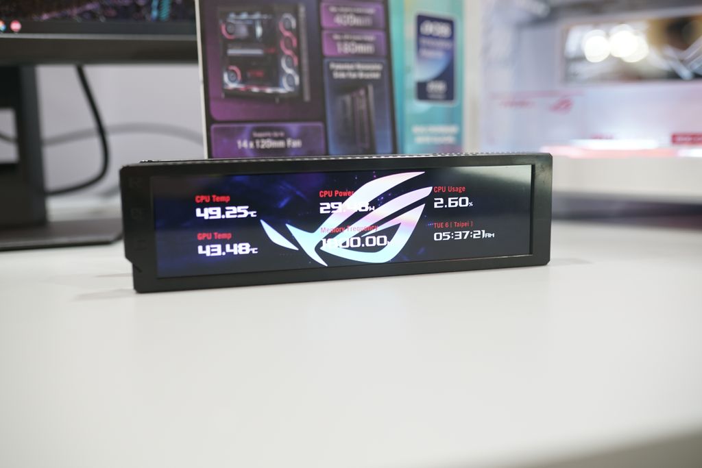 Asus unveils the ROG Cronox, its first panoramic PC case with a 9.2 ...