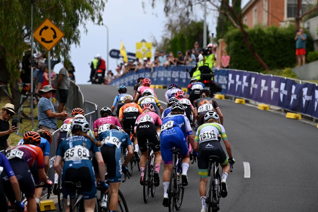 GEELONG AUSTRALIA JANUARY 28 A general view of the peloton passing through a Challambra hill during the 7th Cadel Evans Great Ocean Road Race 2023 Womens Elite a 1408km one day race from Geelong to Geelong CadelRoadRace UCIWWT on January 28 2023 in Geelong Australia Photo by Tim de WaeleGetty Images