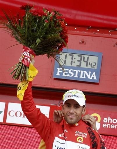 Vincenzo Nibali (Liquigas-Doimo) on the podium as race leader for the second day in a row.