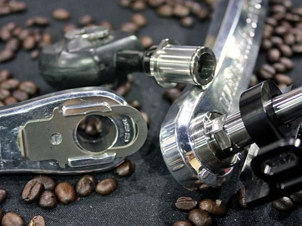White Industries' novel crankarms feature quick-release pedal inserts for travel bikes and other applications.