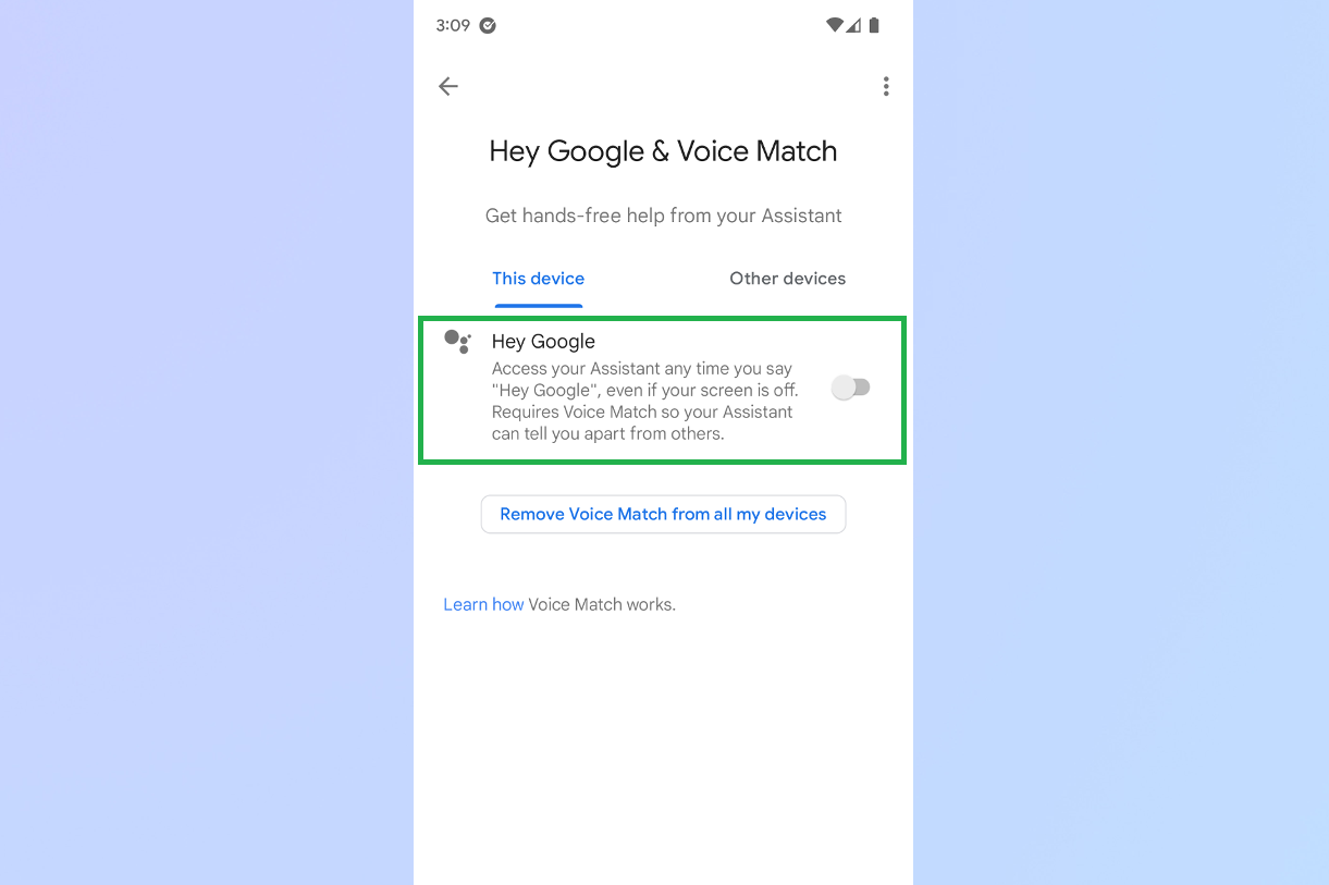 Скриншот меню Hey Google и Voice Match с отключенной опцией Hey Google, выделенной зеленым квадратом.