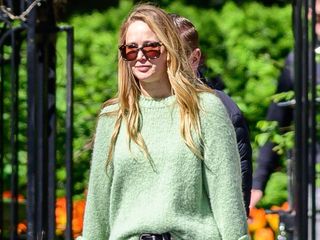 Jennifer Lawrence Wore the Bag Trend That’ll Be Everywhere This Fall