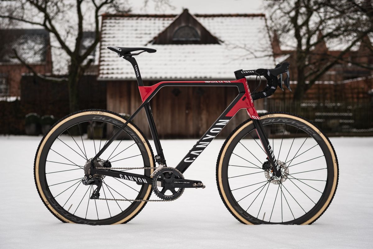 The Canyon Inflite CF SLX in Beobank-Corendon colours