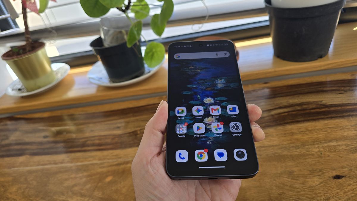TCL NXTPAPER 70 Pro smartphone in an office and outdoors