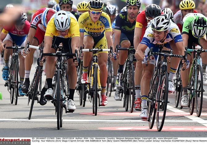 Tom Van Asbroeck (Topsport Vlaanderen) wins with a bike throw