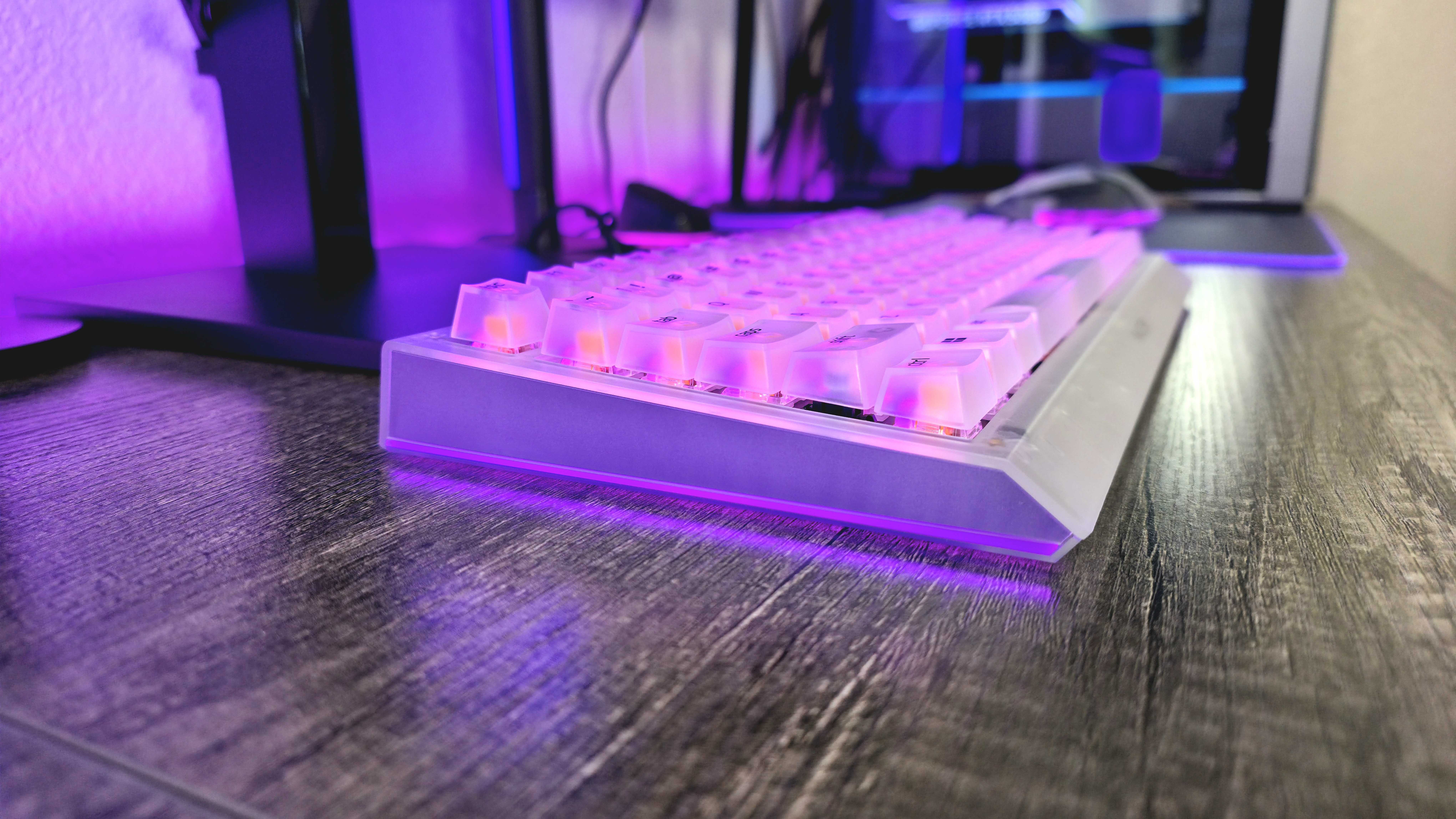Image of the Razer Phantom White Collection.