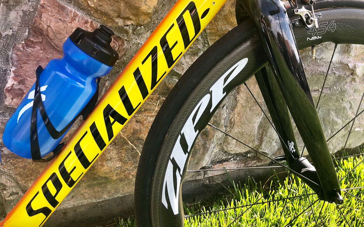 Bold decals from Specialized and Zipp standout on the bike
