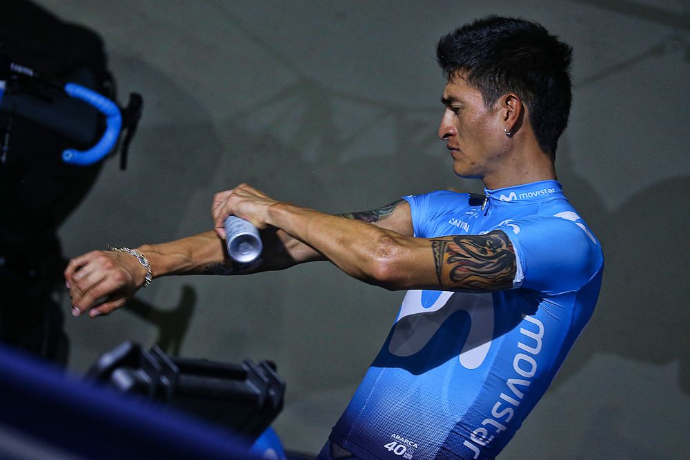 Winner Anacona (Movistar Team) applies sun screen before a training ride in San Juan