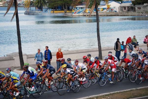 The peloton rolls along in the first of two stages on Wednesday.