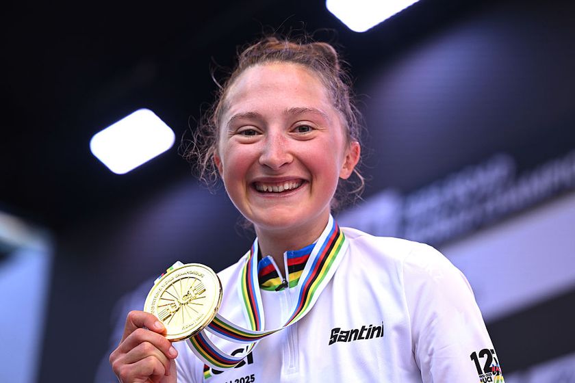 KIGALI, RWANDA - SEPTEMBER 27: Gold medalist Magdeleine Vallieres and Team Canada celebrates winning during the medal ceremony after the 98th UCI Cycling World Championships Kigali 2025 - Women Elite Road Race a 164.6km race from Kigali to Kigali on September 27, 2025 in Kigali, Rwanda. (Photo by Dario Belingheri/Getty Images)