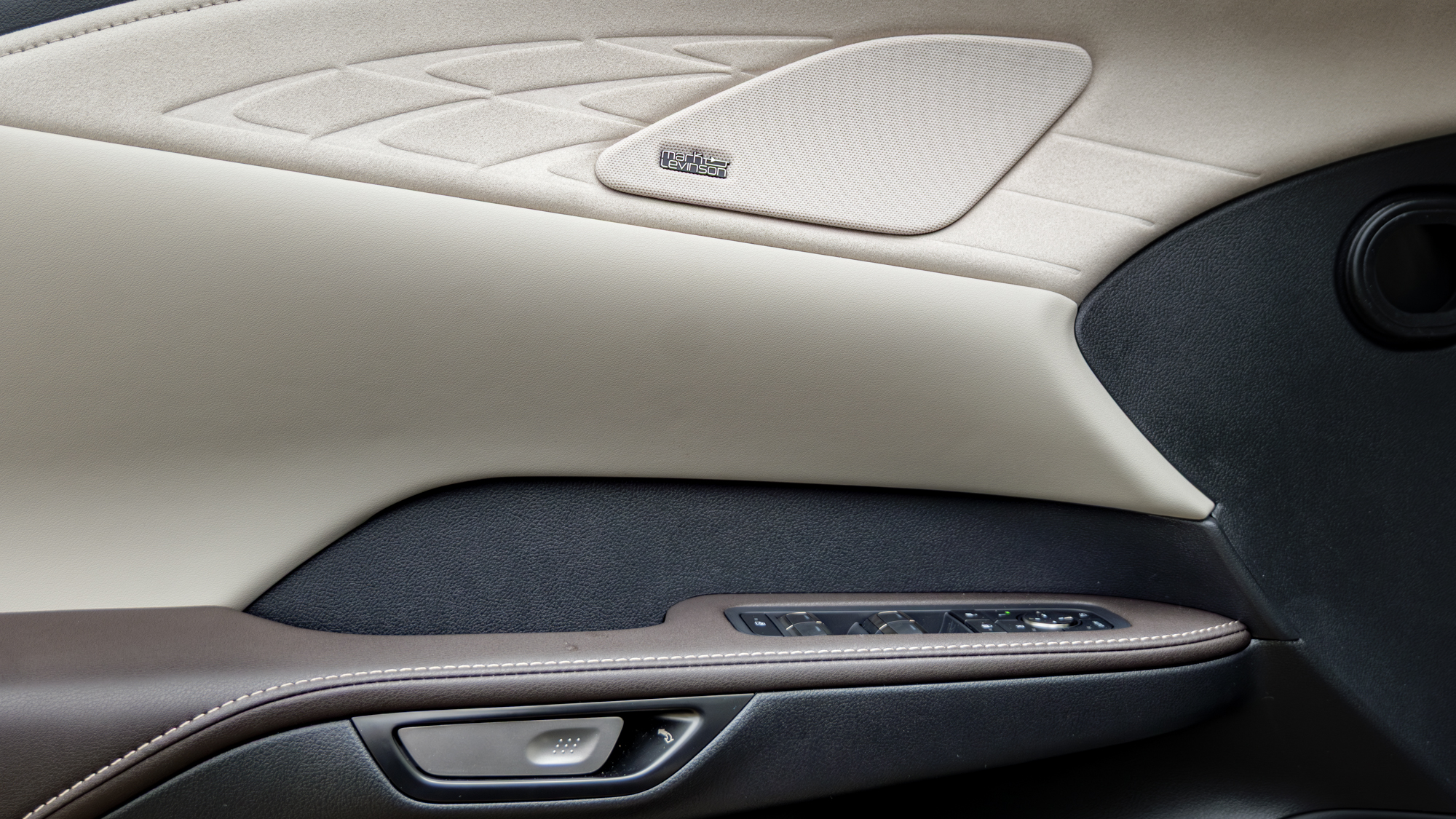 2026 Lexus RX 450h+ review.