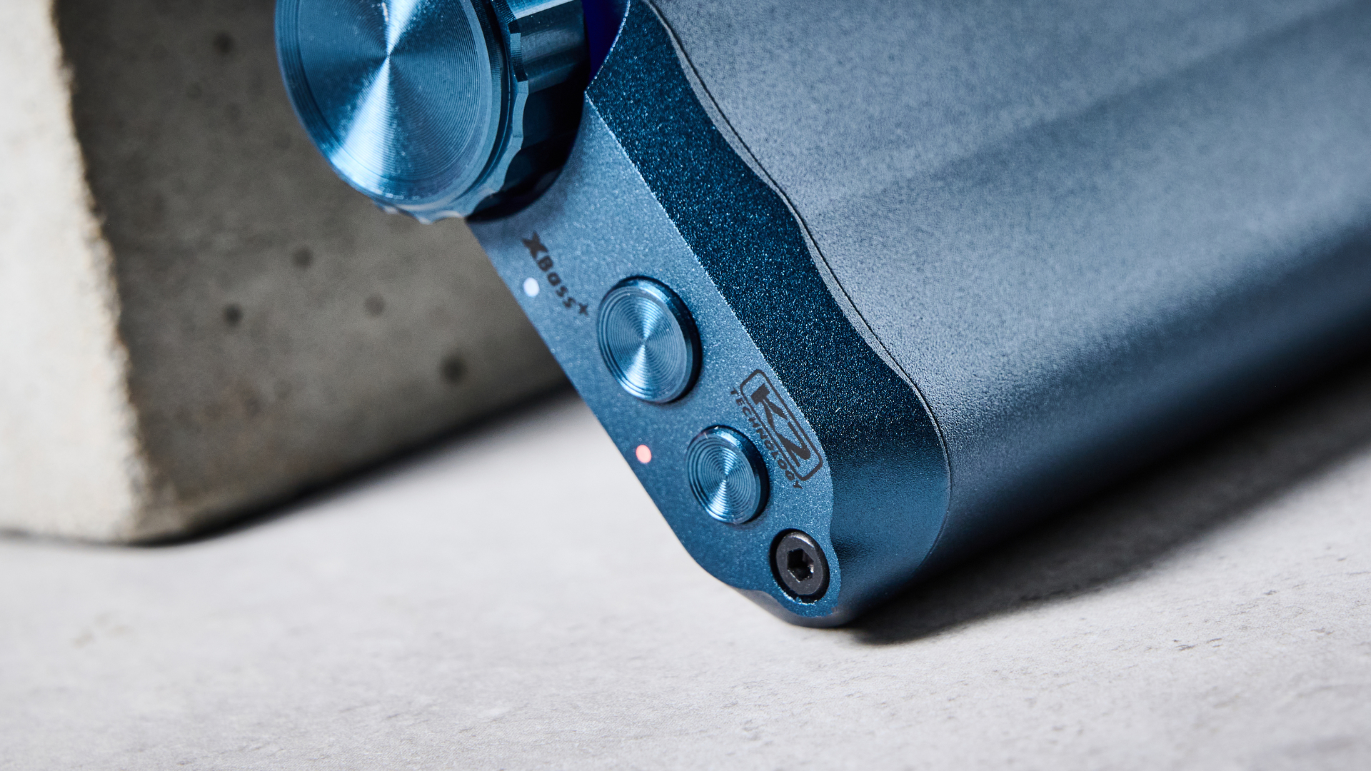 K2HD and XBass buttons on the iFi iDSD GR 2