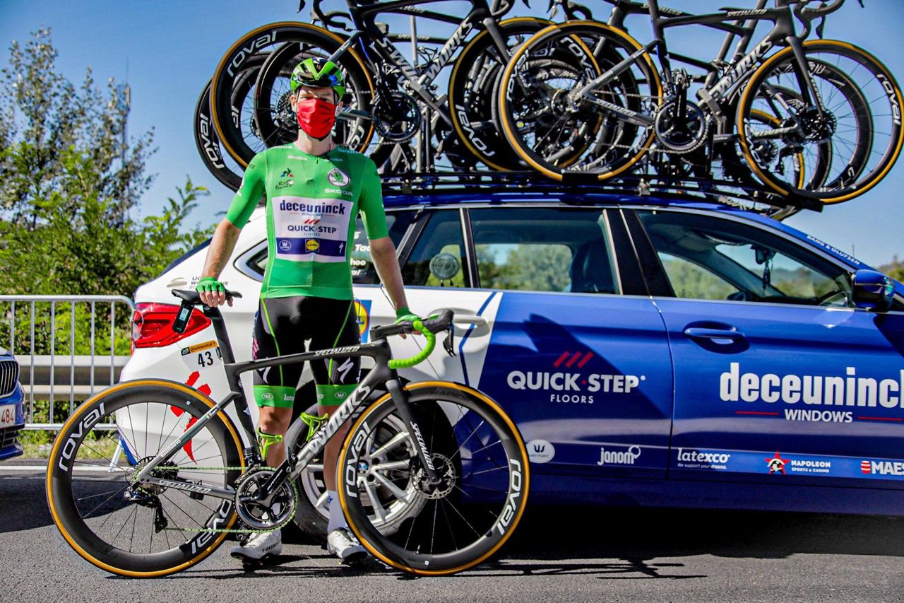 Sam Bennett green jersey and bike