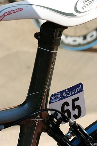 The seat-tube extends all the way