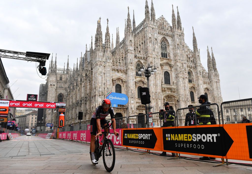 MILANO ITALY OCTOBER 25 Arrival Adam Hansen of Australia and Team Lotto Soudal Duomo di Milano Milan Cathedral during the 103rd Giro dItalia 2020 Stage 21 a 157km Individual time trial from Cernusco sul Naviglio to Milano ITT girodiitalia Giro on October 25 2020 in Milano Italy Photo by Stuart FranklinGetty Images