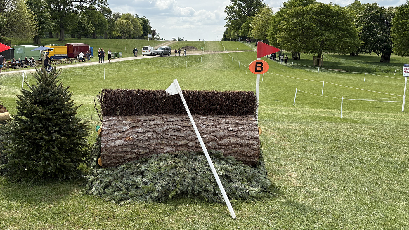90Fence10b