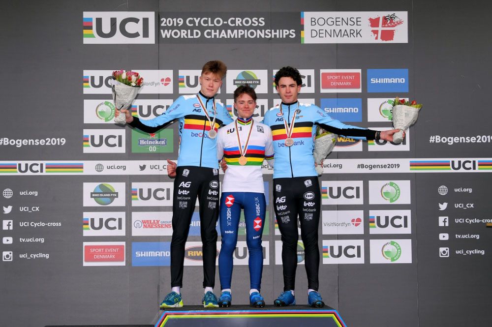 Ben Tulett (Great-Britain) flanked by Witse Meeussen (L) and Ryan Cortjens