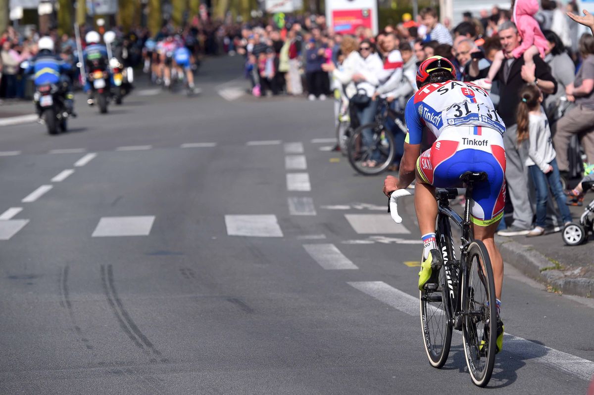 Peter Sagan (Tinkoff-Saxo) watches his chances of victory dissapear