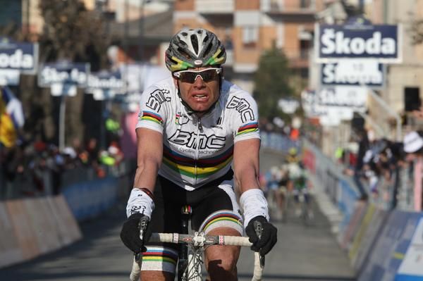 Cadel Evans (BMC) shows the effort of the final kilometres.