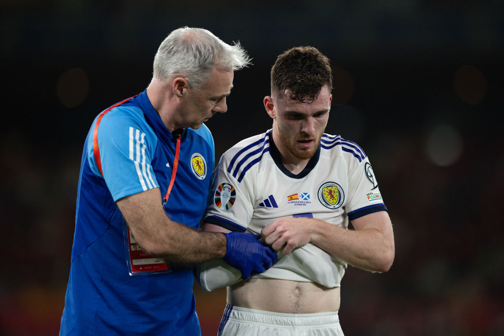 Liverpool Unai Simon of Spain, Andrew Robertson of Scotland during the EURO Qualifier match between Spain v Scotland at the La Cartuja Stadium on October 12, 2023 in Sevilla Spain (Photo by David S. Bustamante/Soccrates/Getty Images)