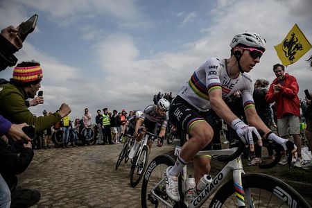 2025 Paris-Roubaix: Tadej Pogačar leads Mathieu van der Poel