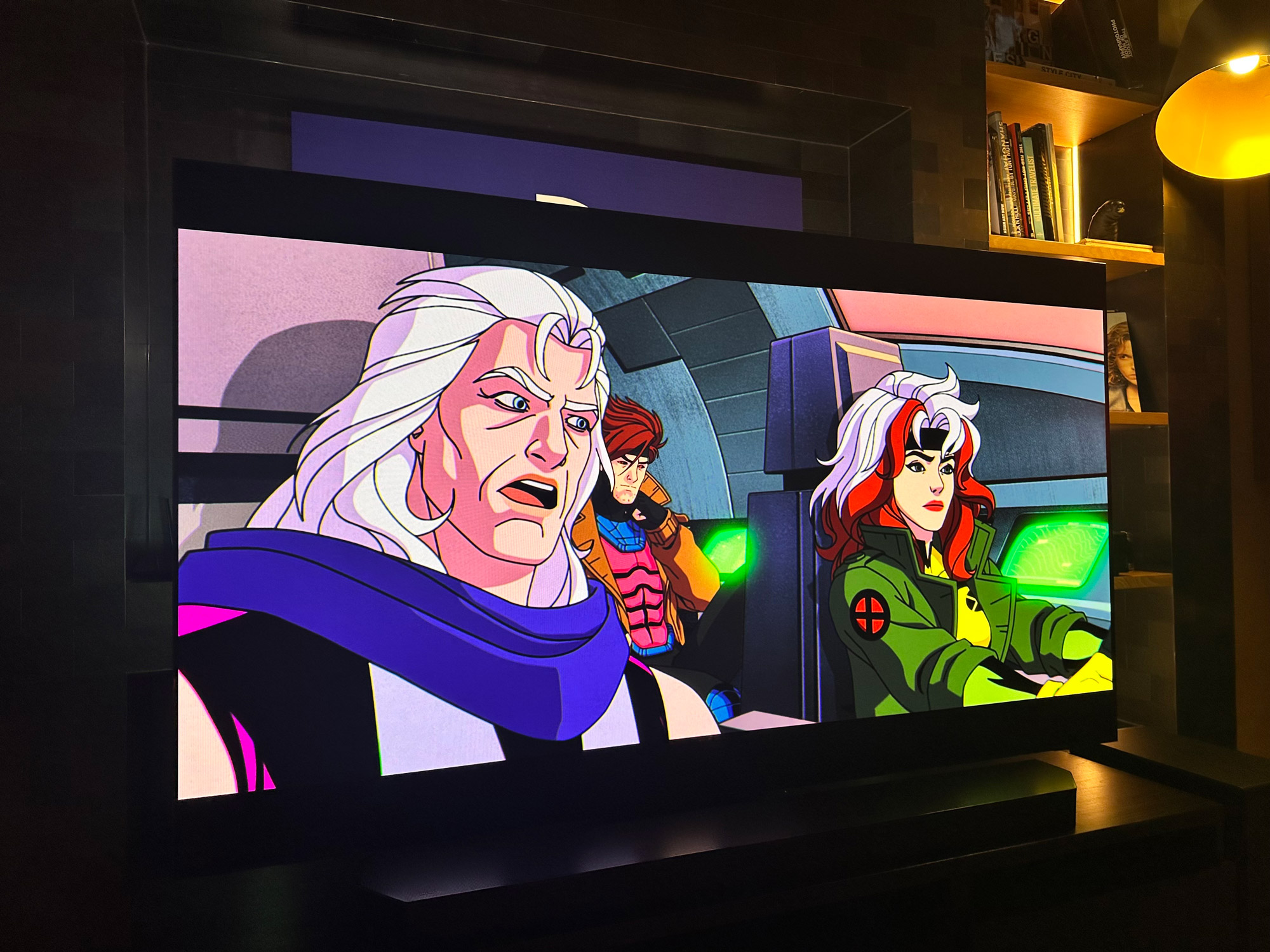 Una escena de la película X-Men '97 reproducida en un televisor OLED Samsung S95D
