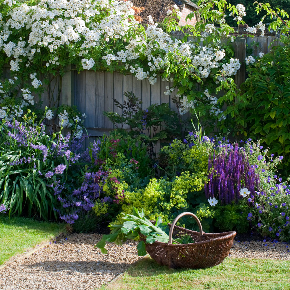 cottage garden idea with woven planters