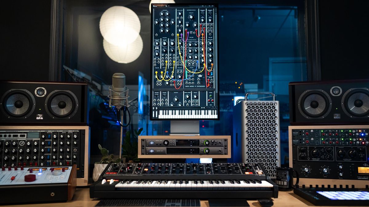 Moog Model 15 app