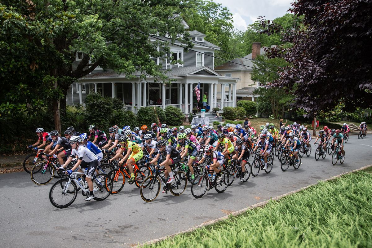The women hit the steeper part of the climb.