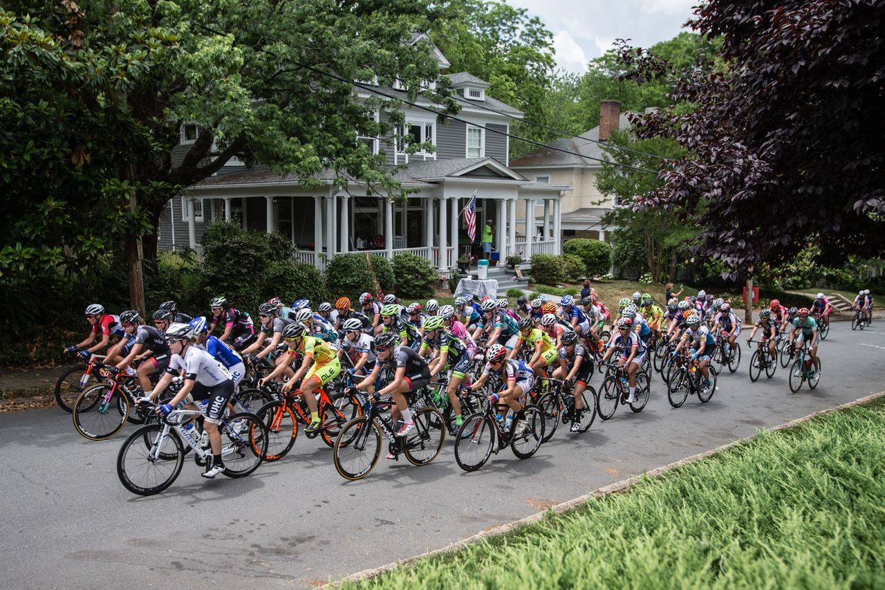 The women hit the steeper part of the climb.