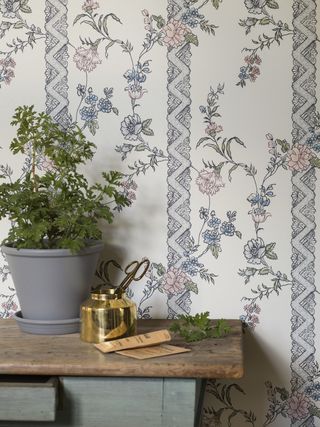 floral wallpaper with plants