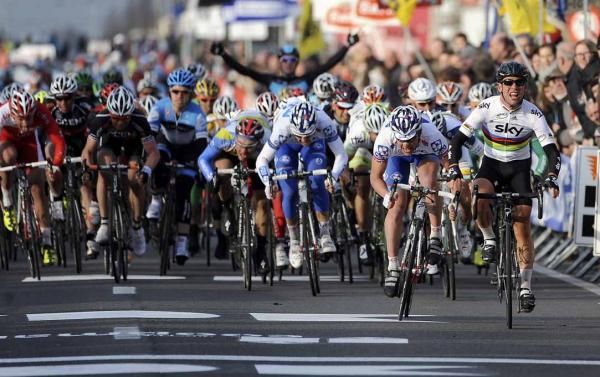 Mark Cavendish (Sky) knows he has Kuurne-Brussel-Kuurne in the bag.