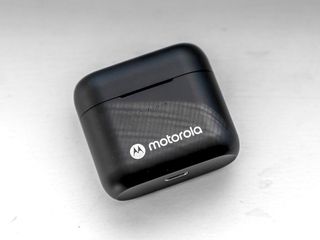 Motorola Buds S Anc Case Closed