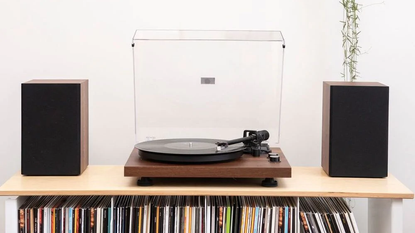 Crosley C62 turntable and speakers review