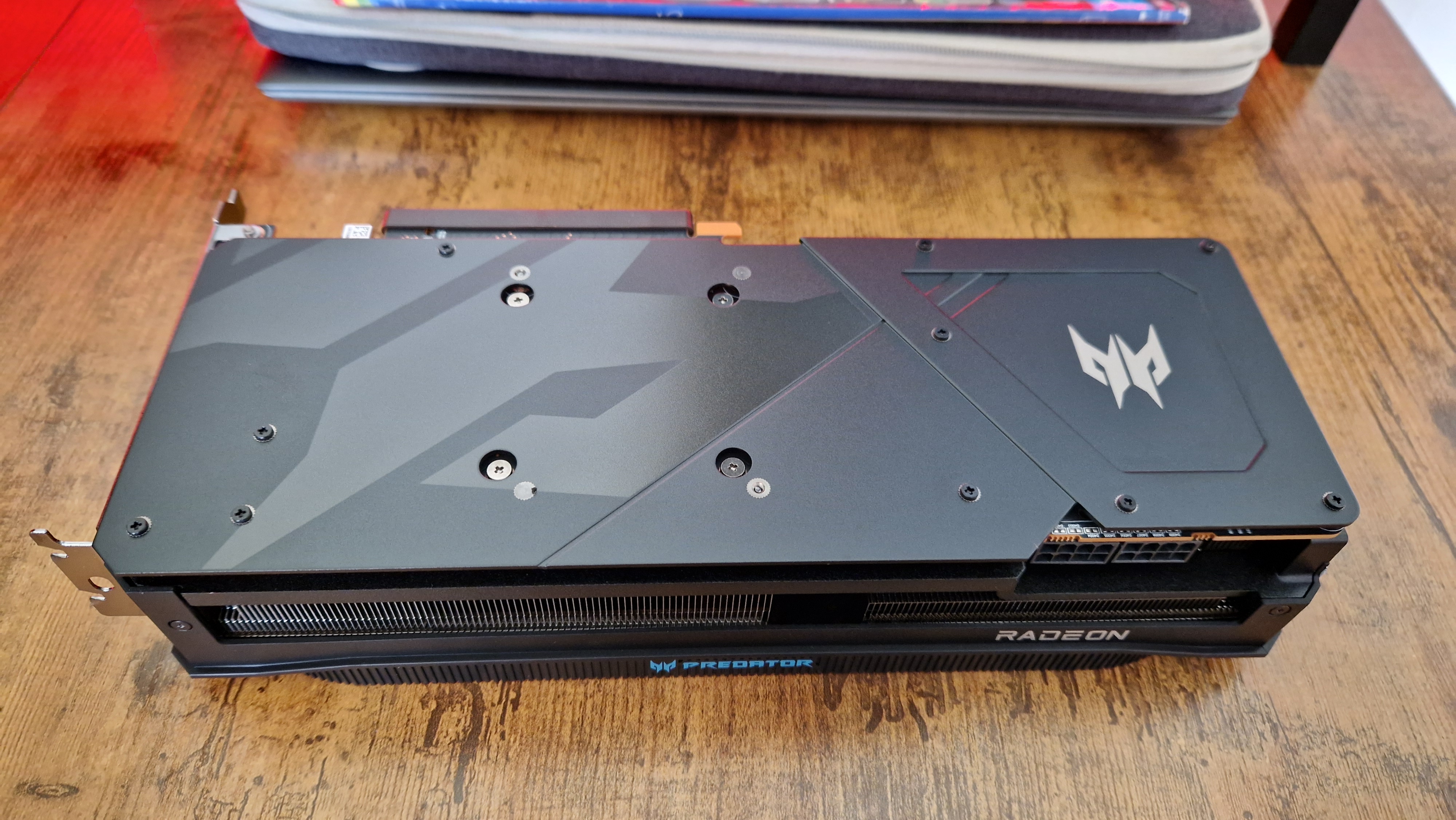 AMD Radeon RX 7800 XT's bottom