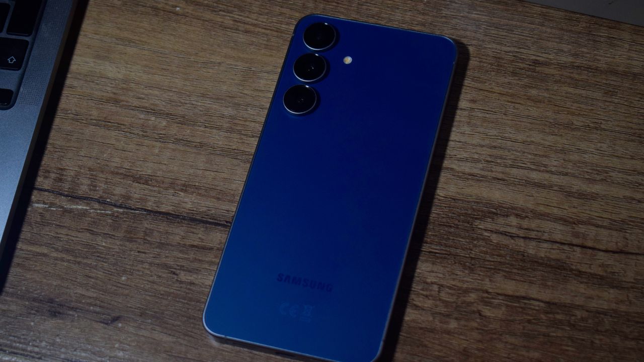 The Samsung Galaxy S25 FE
