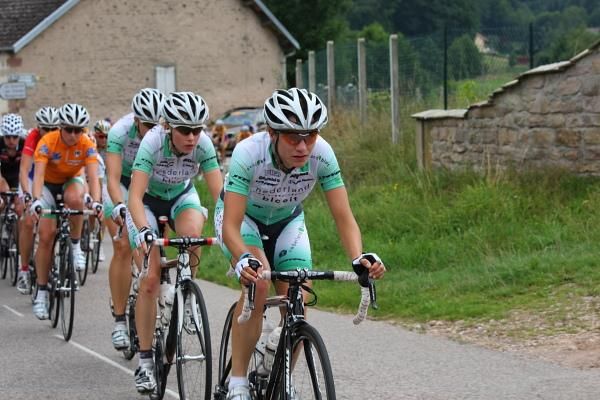The breakaways meant that Nederland Bloeit were busy at the front of the bunch