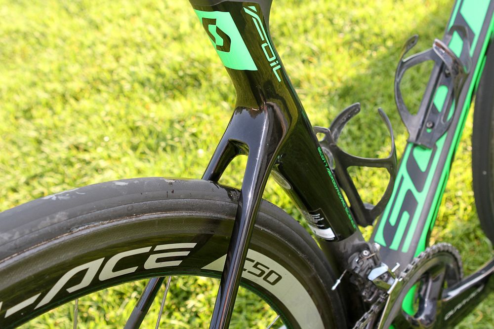 The sturdy rear triangle on the Foil sans rear brake, which is under the chain stays