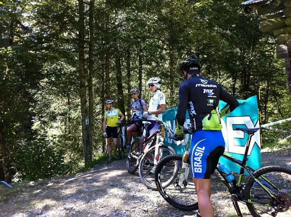 Riders tended to cluster at the top of the technical sections and discuss amongst themselves.