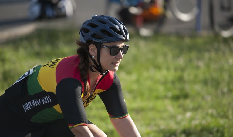 Amy Sesghi competing at Herne Hill Velodrome's Women's League
