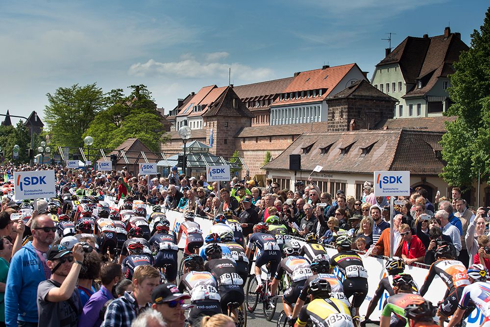 Lots of fans for the stage today