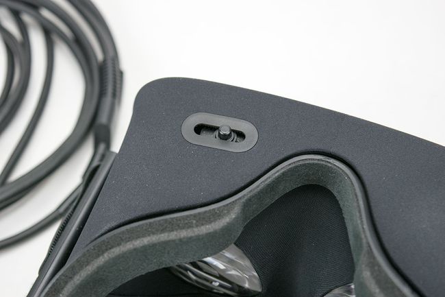 What's In The Oculus Rift Box