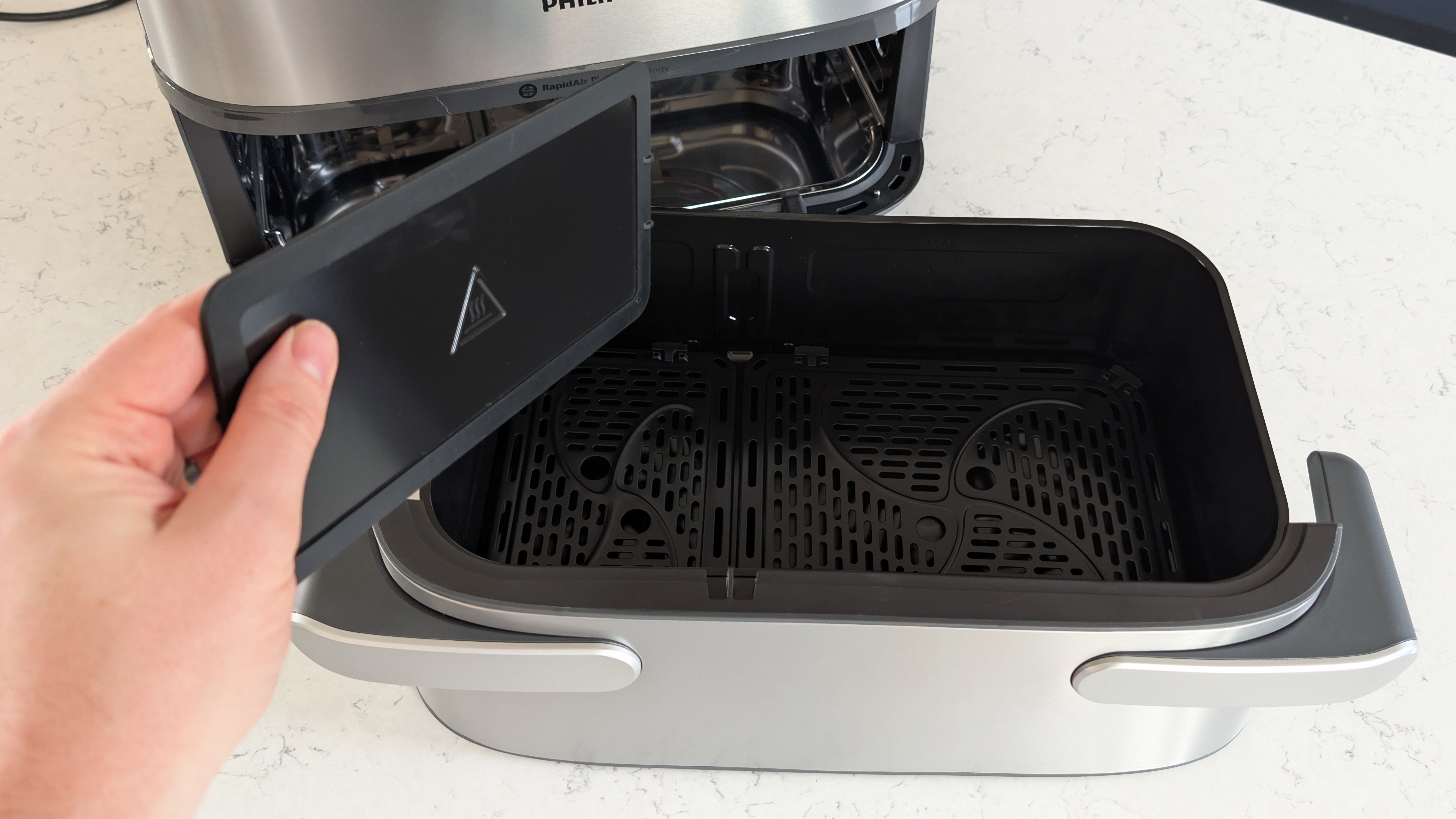 Philips 5000 Series Megabasket con Steam Air Fryer en la encimav