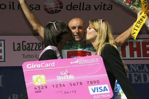 Stefano Garzelli (Acqua &amp; Sapone - Caffe Mokambo) leads the mountains classification.
